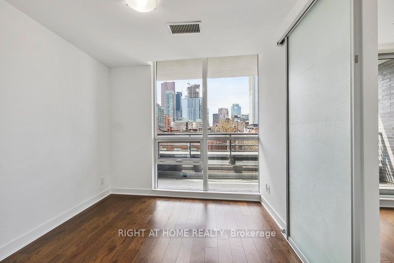 320 Richmond St E, unit 411 for sale