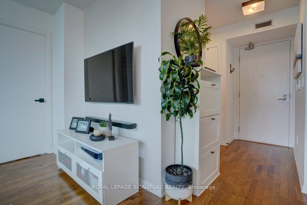 215 Fort York Blvd, unit 1611 for sale