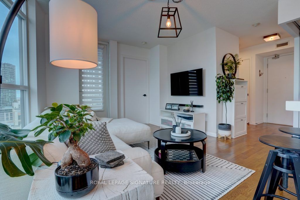 215 Fort York Blvd, unit 1611 for sale