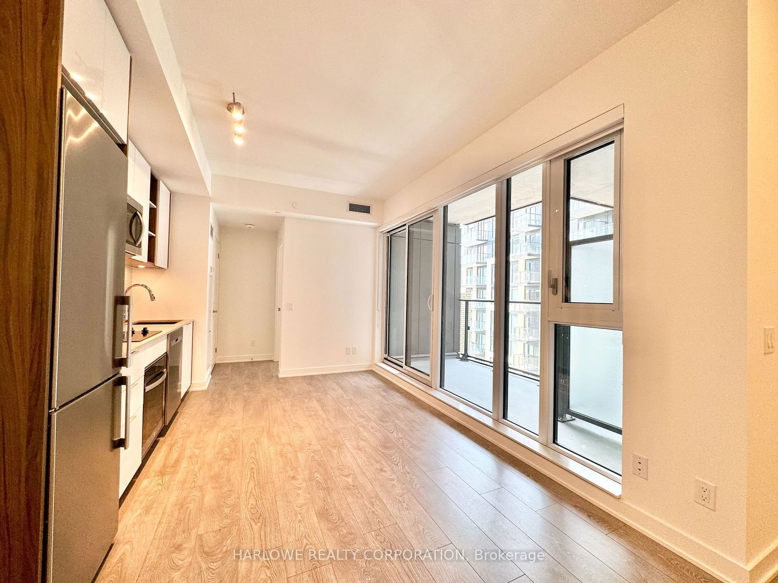 543 Richmond St W, unit 1113 for rent - image #3