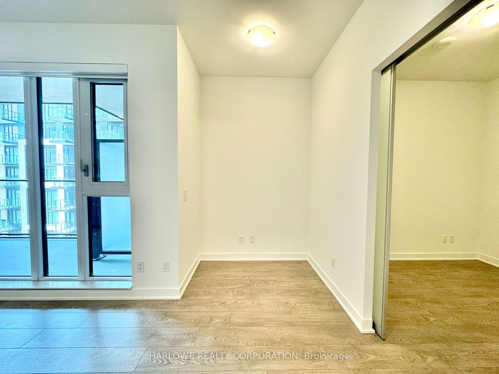 543 Richmond St W, unit 1113 for rent - image #4