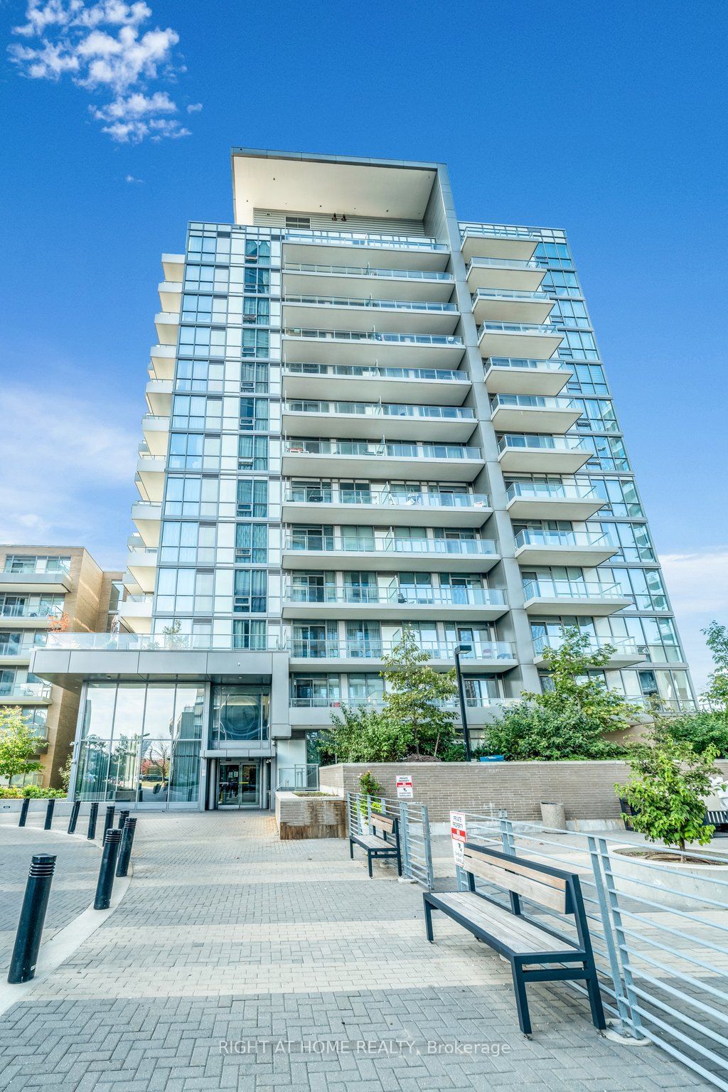 52 Forest Manor Rd, unit 225 for rent - image #3