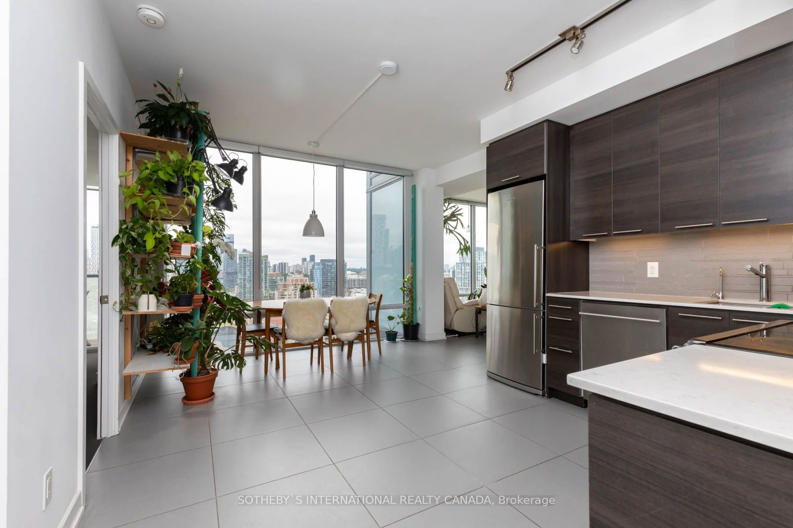 1 Market St, unit 2104 for sale