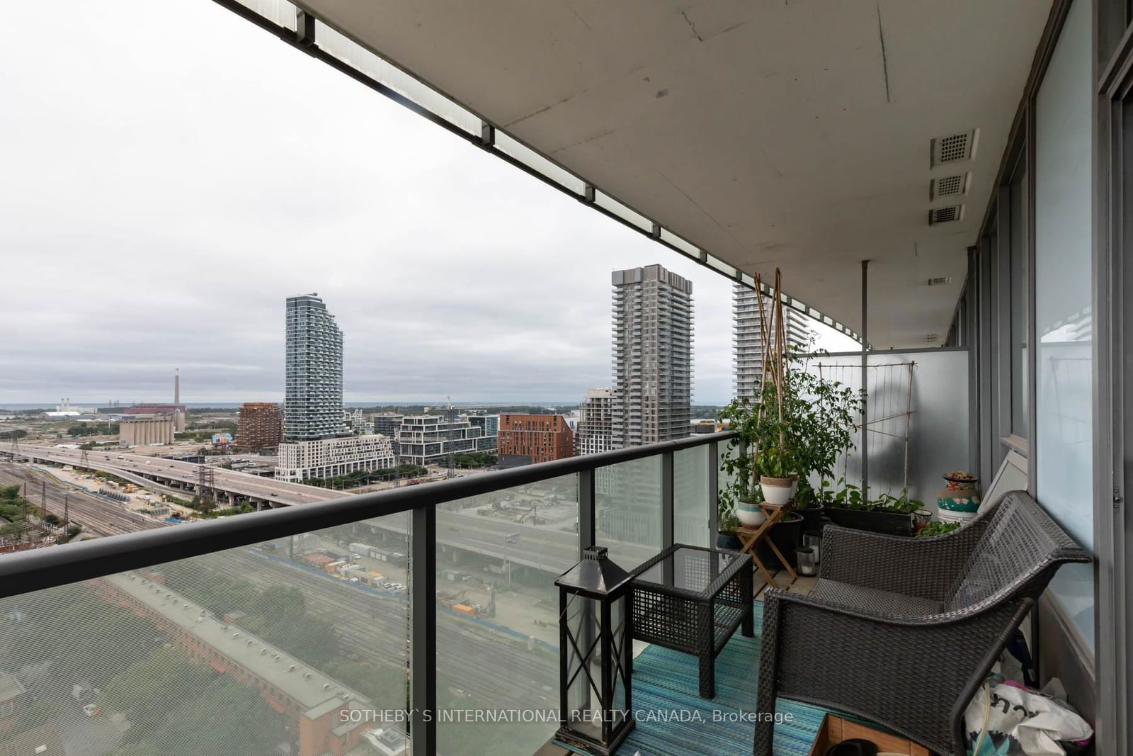 1 Market St, unit 2104 for sale