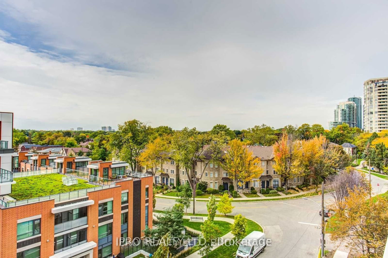 75 Canterbury Pl, unit 709 for rent - image #2