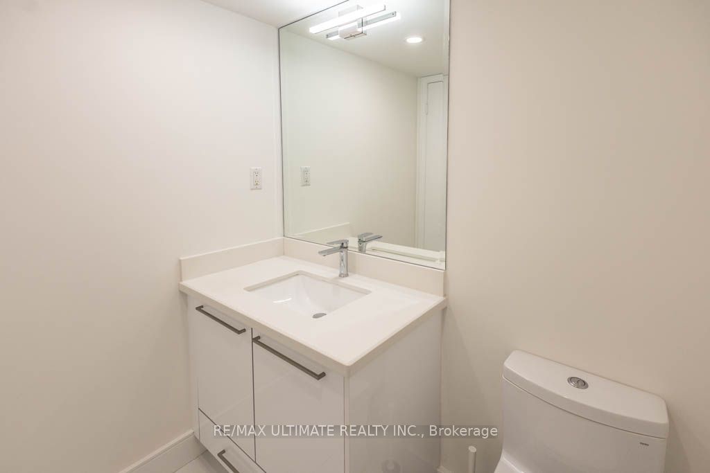 140 Bathurst St, unit TH10 for rent - image #19