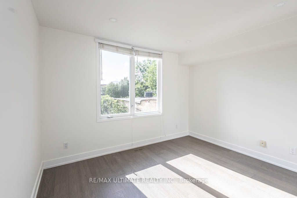 140 Bathurst St, unit TH10 for rent - image #20