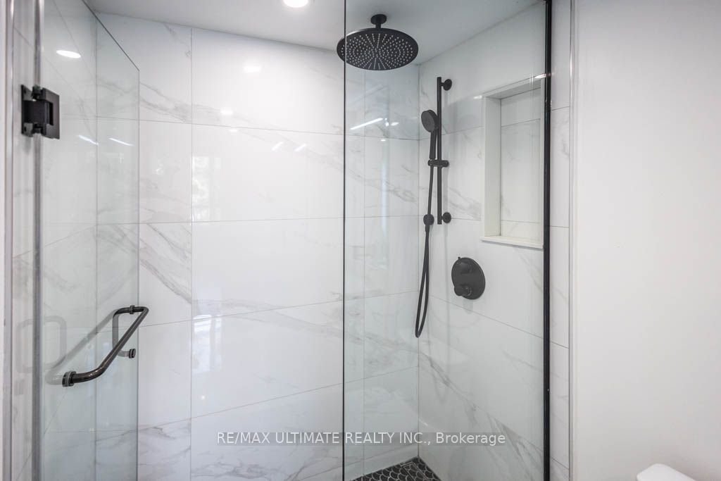 140 Bathurst St, unit TH10 for rent - image #26