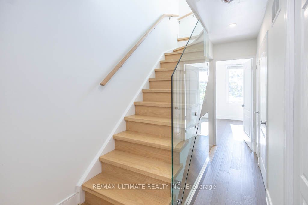 140 Bathurst St, unit TH10 for rent - image #27