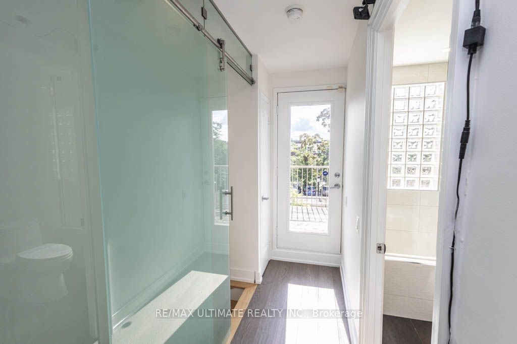 140 Bathurst St, unit TH10 for rent - image #31