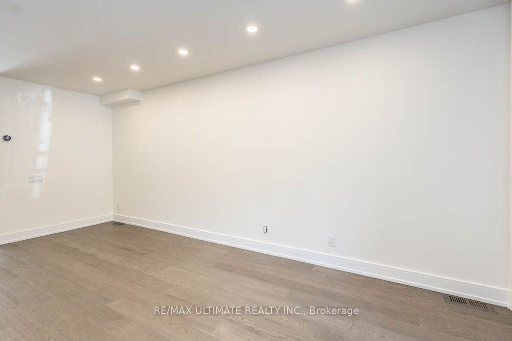 140 Bathurst St, unit TH10 for rent - image #7