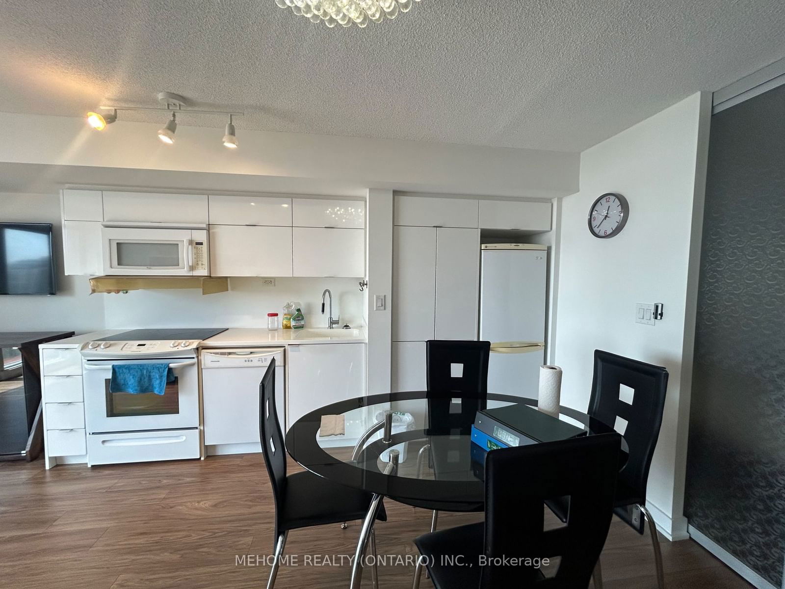 21 Iceboat Terr, unit 1207 for rent - image #3