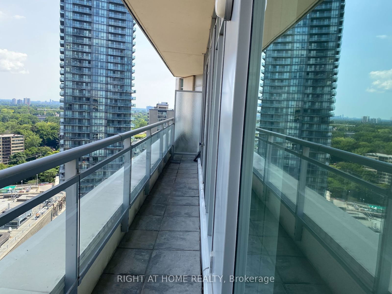 8 Scollard St, unit Ph109 for rent