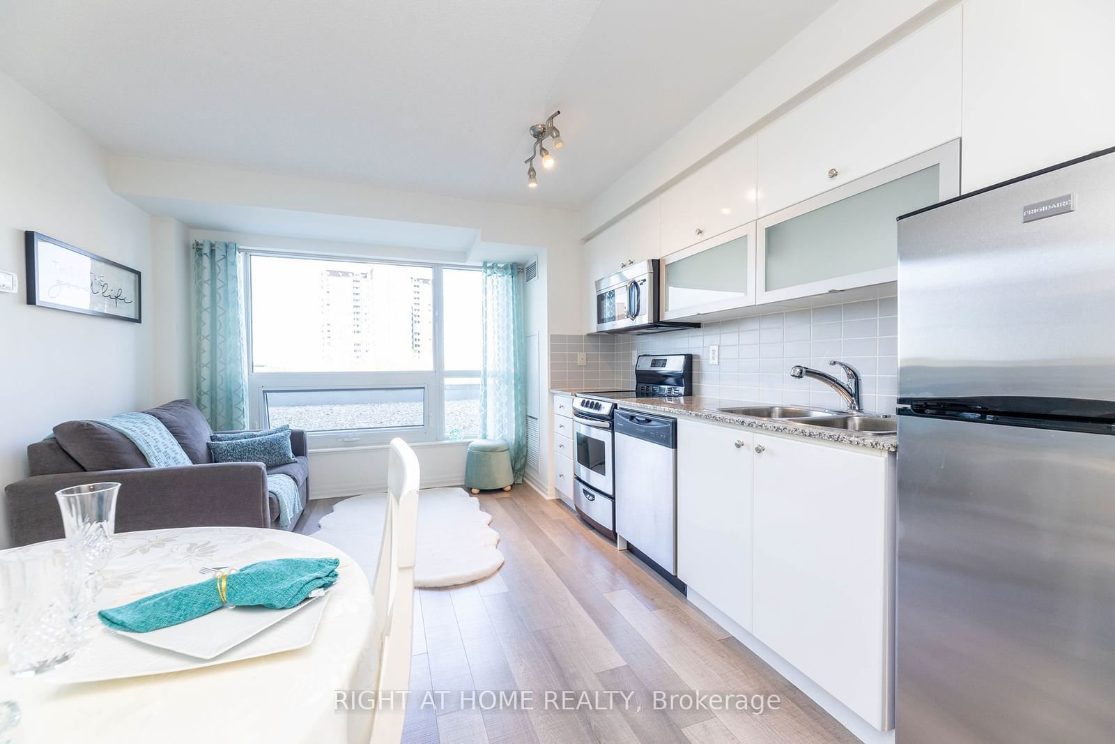 2015 Sheppard Ave E, unit 508 for sale