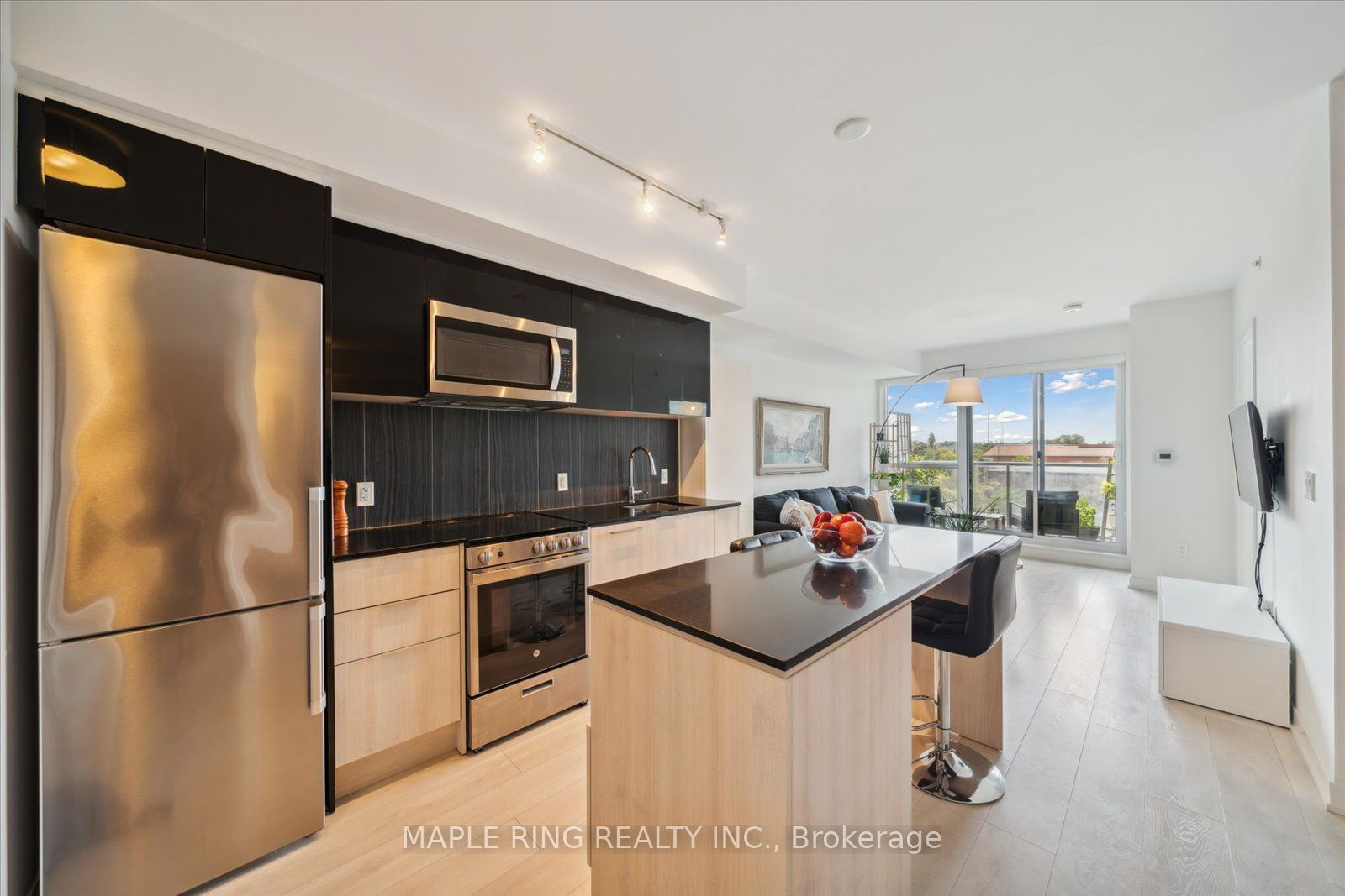 31 tippett Rd, unit 332 for sale - image #13