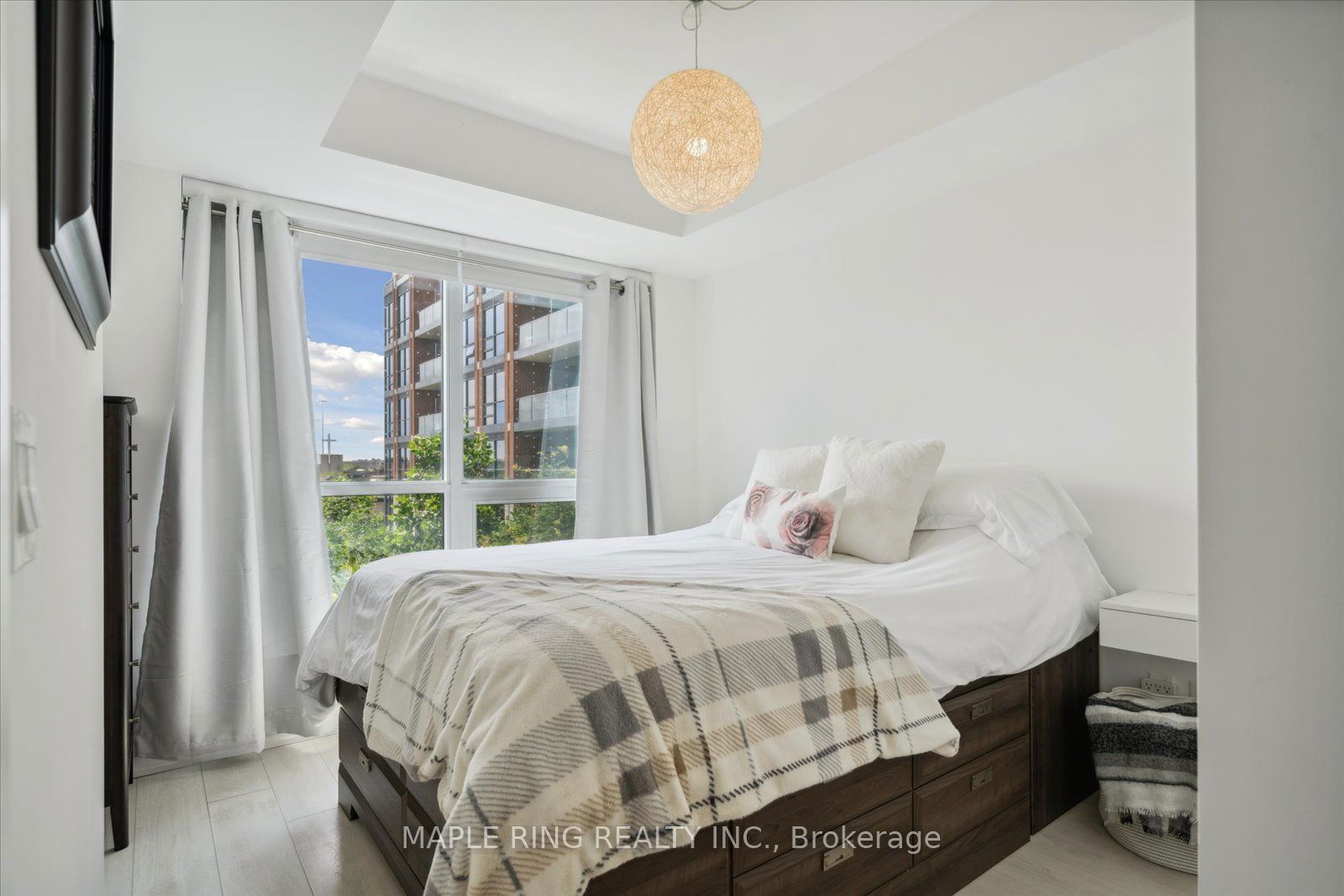 31 tippett Rd, unit 332 for sale - image #27