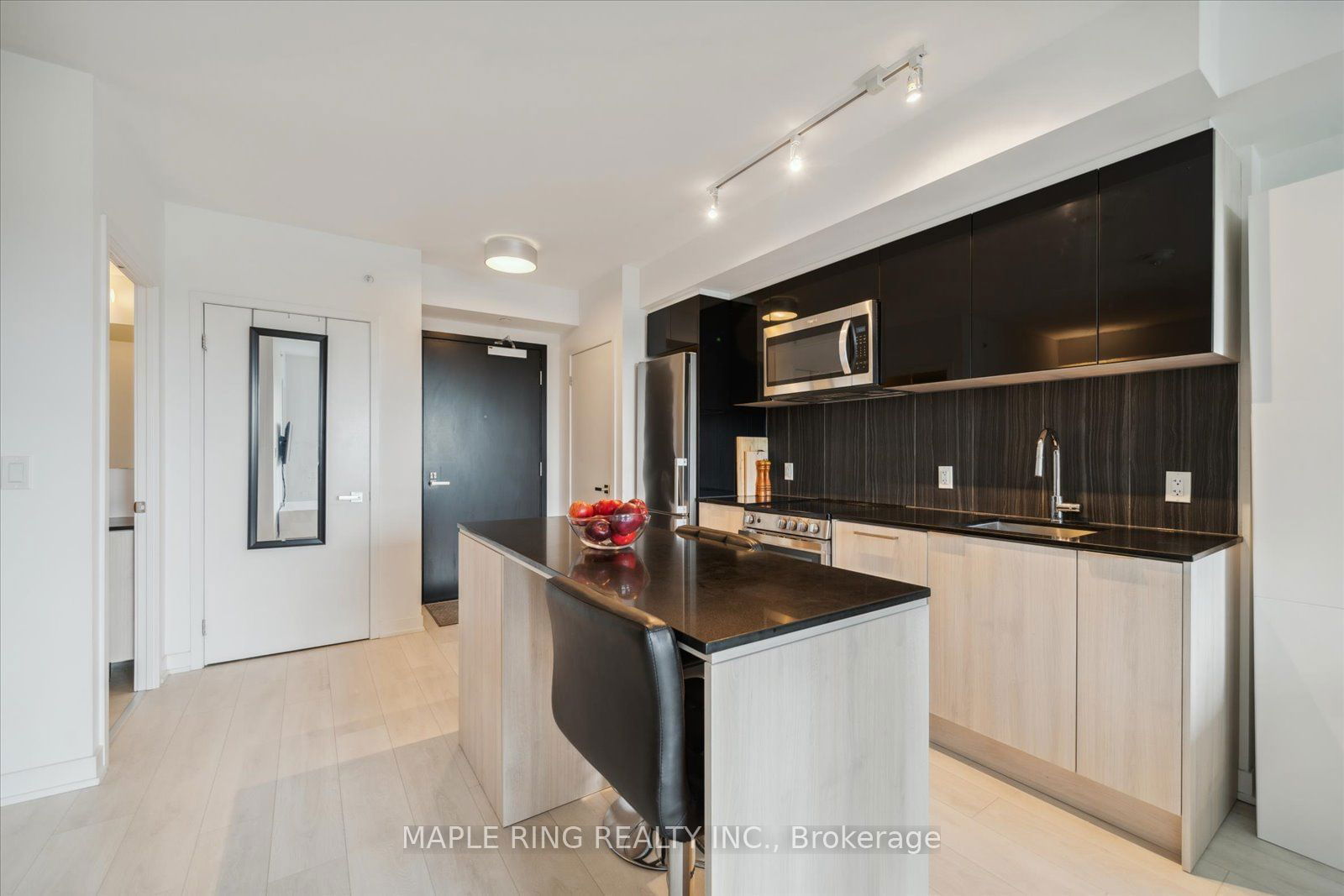 31 tippett Rd, unit 332 for sale - image #5