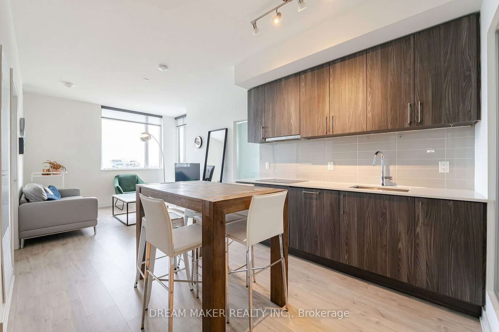 576 Front St W, unit Ph1801E for sale