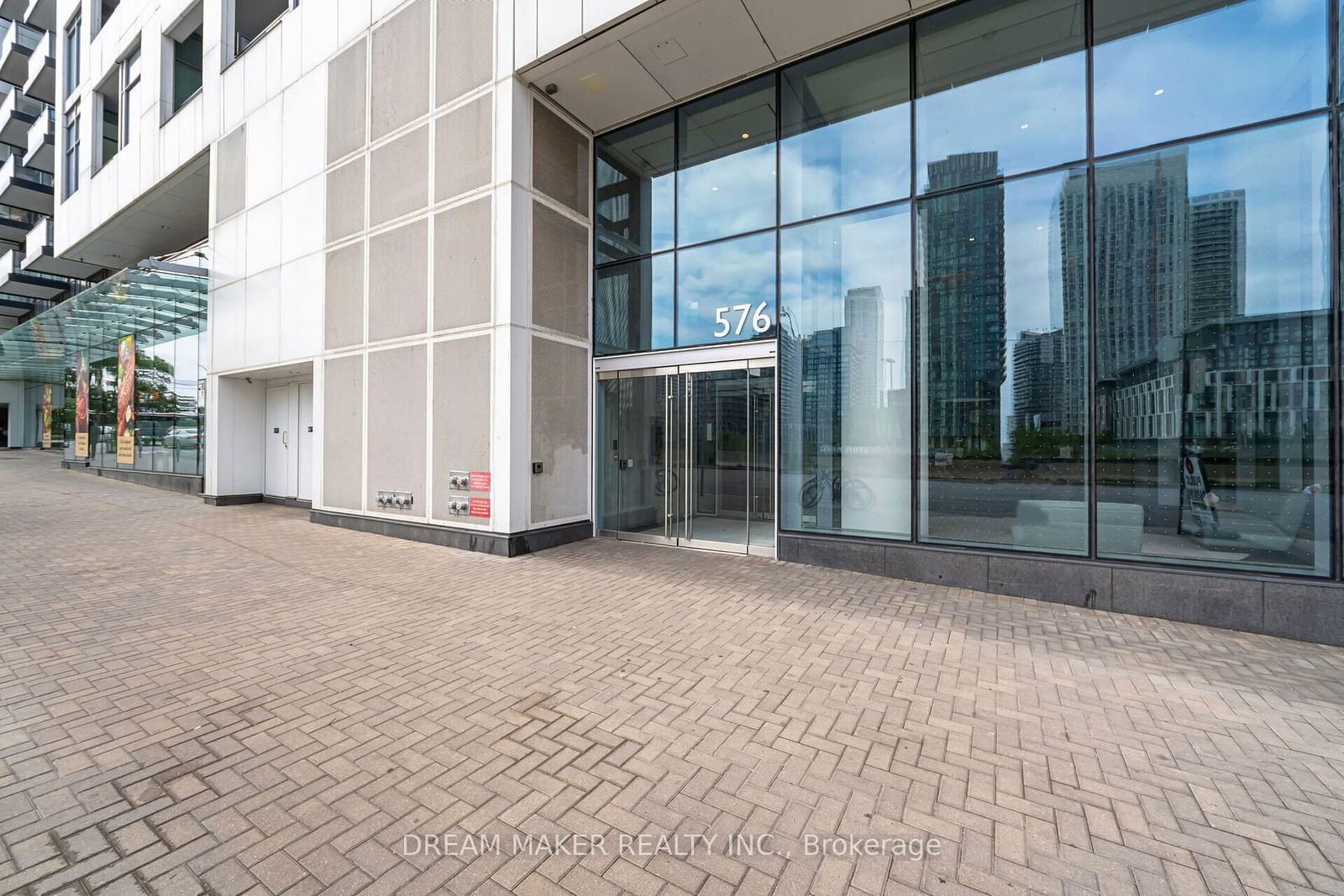 576 Front St W, unit Ph1801E for sale