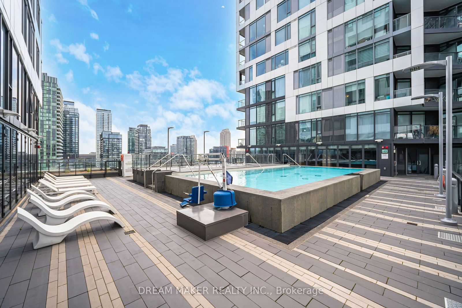 576 Front St W, unit Ph1801E for sale - image #32