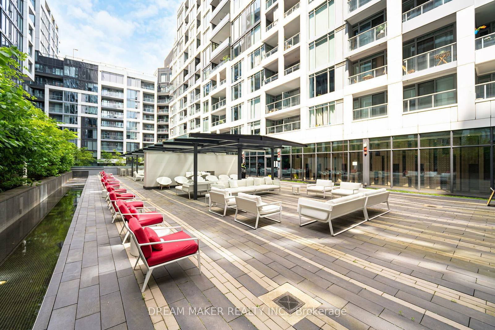 576 Front St W, unit Ph1801E for sale