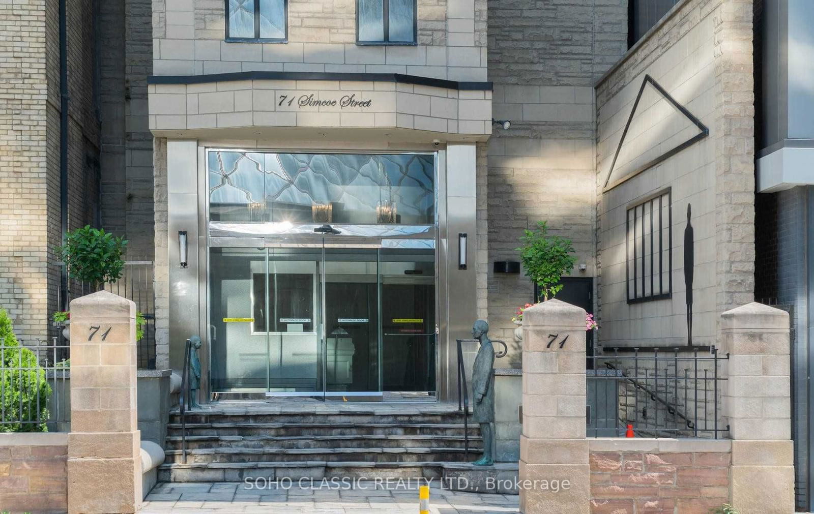 71 Simcoe St, unit 903 for rent - image #34