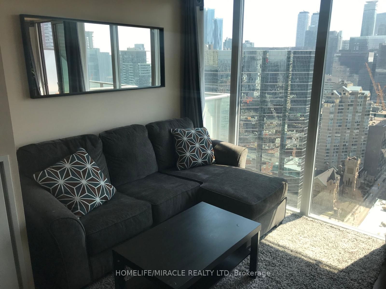 126 Simcoe St, unit 3302 for sale - image #4