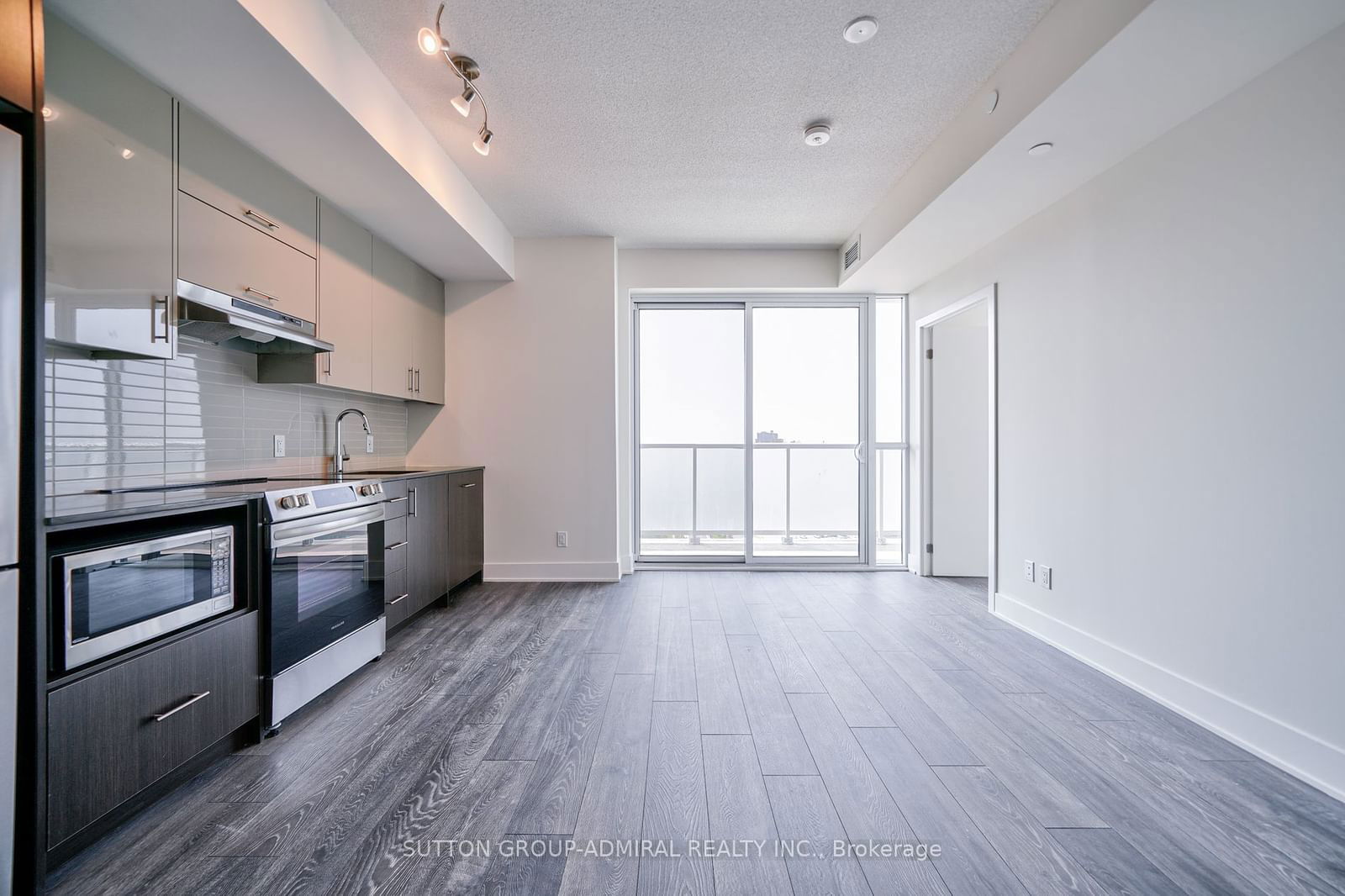 188 Fairview Mall Dr, unit 2115 for sale - image #3