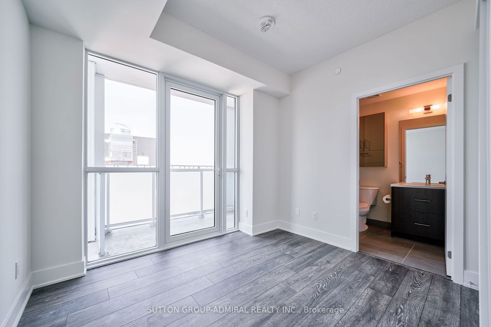 188 Fairview Mall Dr, unit 2115 for sale - image #9