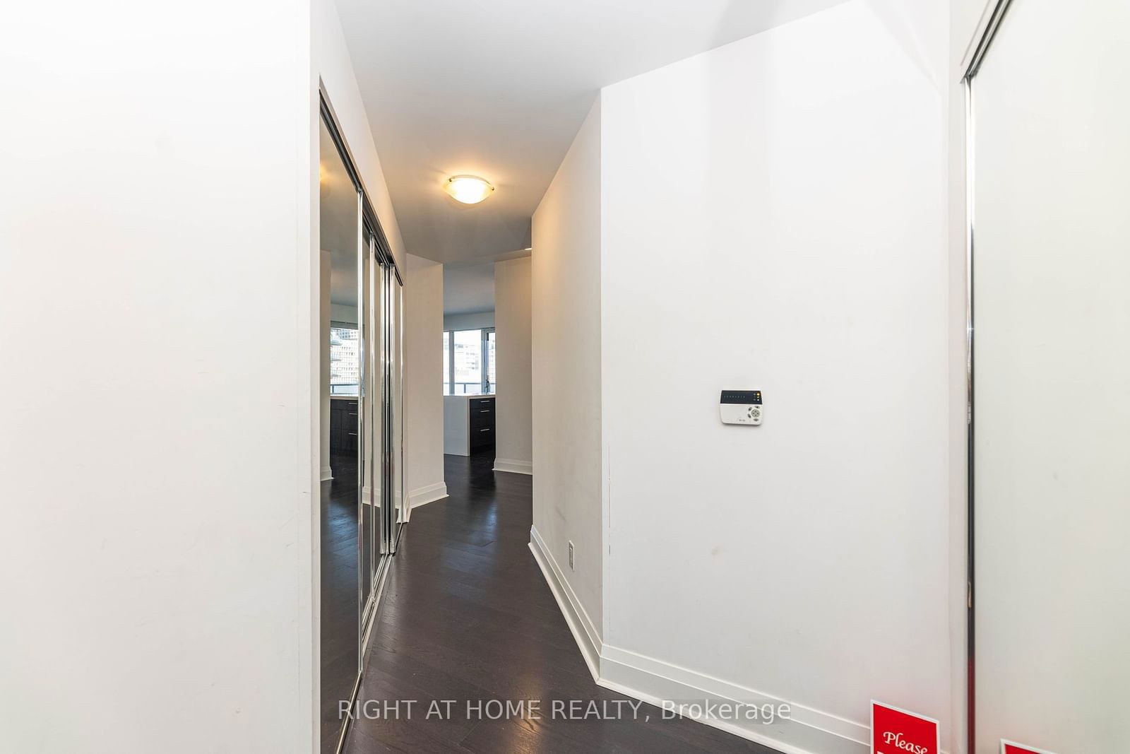 65 St Mary St, unit 807 for sale - image #12