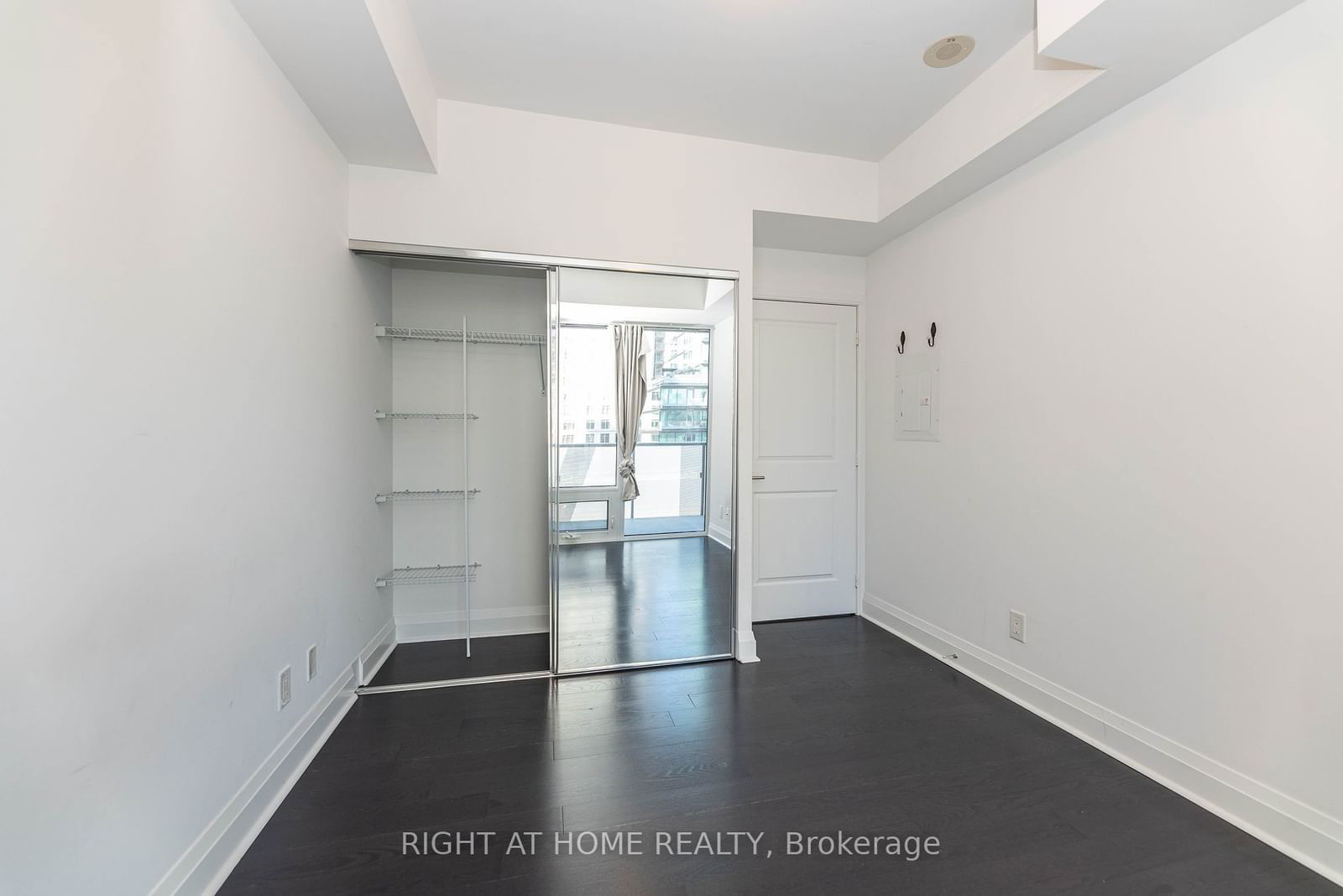 65 St Mary St, unit 807 for sale - image #15