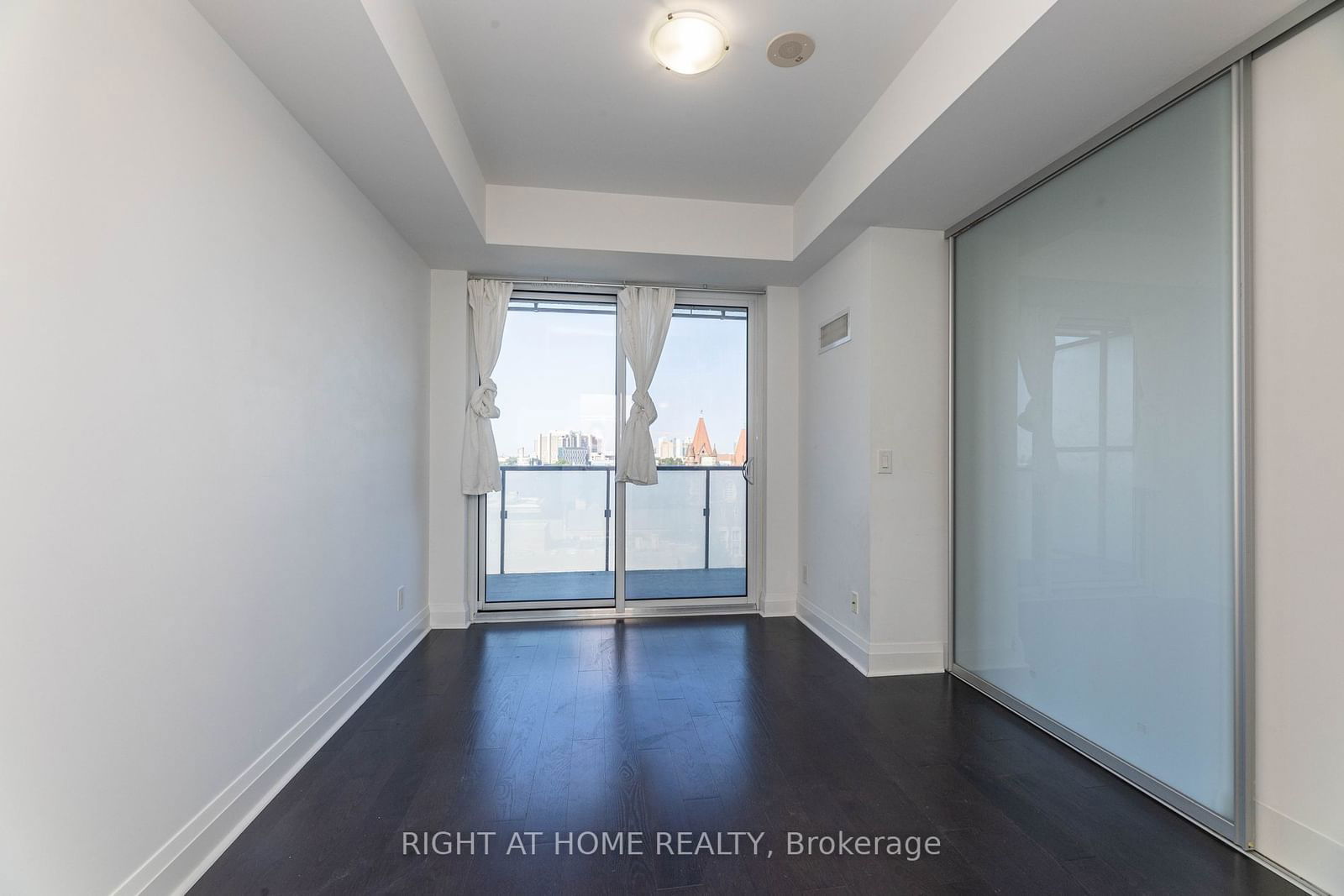 65 St Mary St, unit 807 for sale - image #20