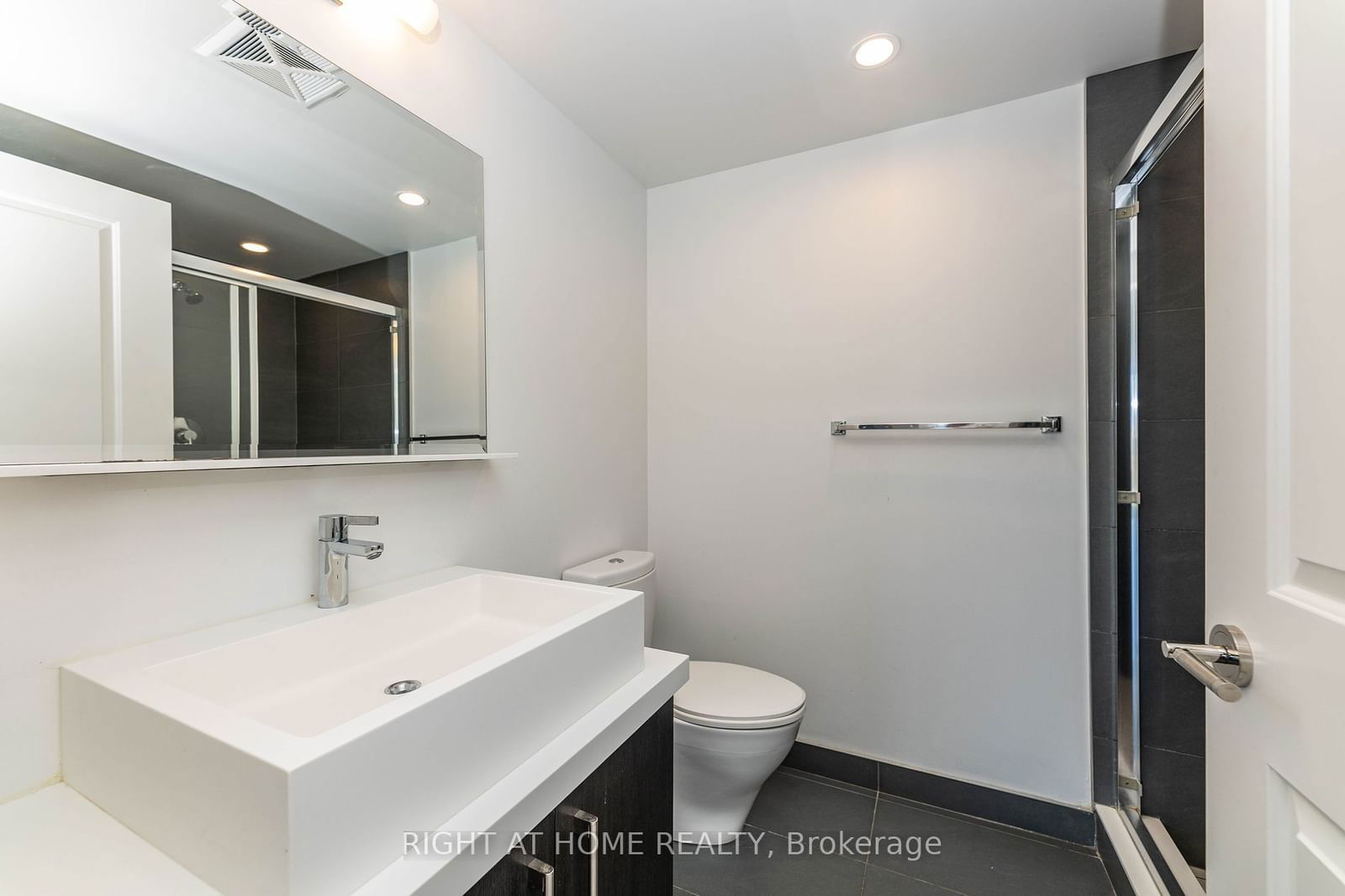 65 St Mary St, unit 807 for sale - image #30