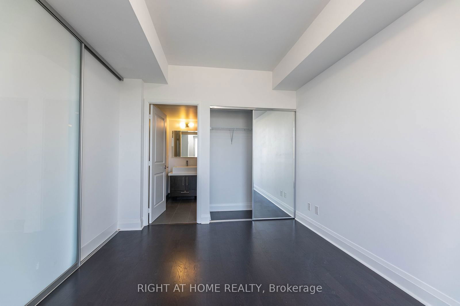 65 St Mary St, unit 807 for sale - image #34