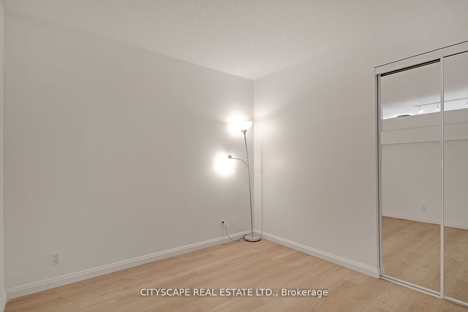 36 Blue Jays Way, unit 530 for rent - image #14