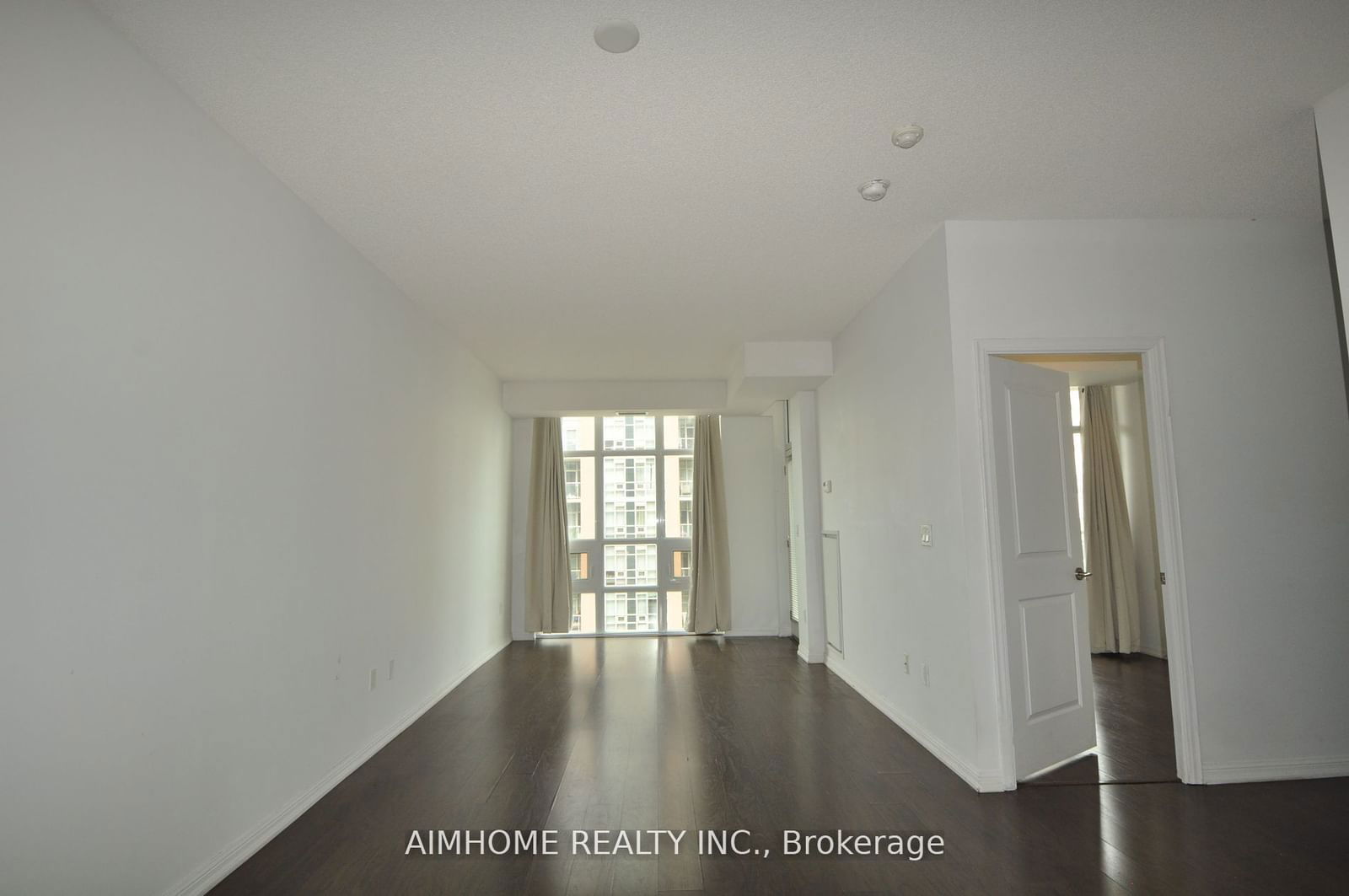 75 East Liberty St, unit 1719 for rent - image #5