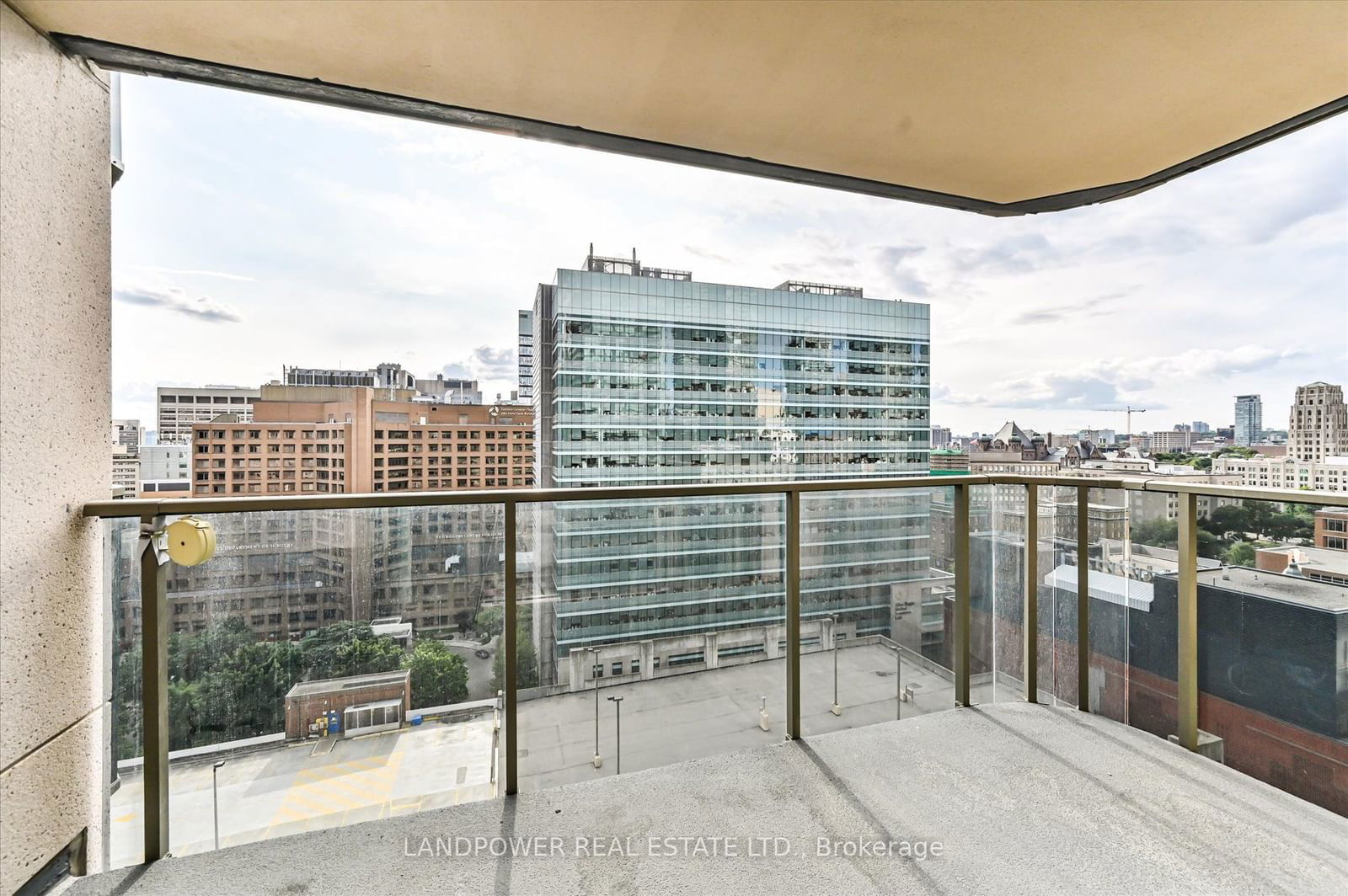 750 Bay St, unit 2108 for sale