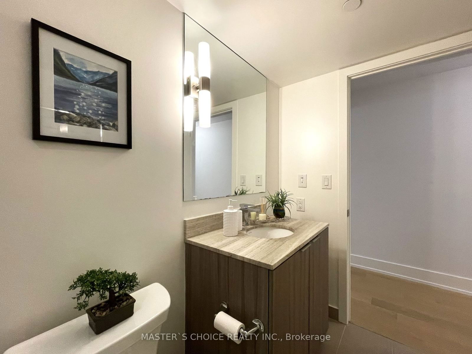 955 Bay St, unit 716 for sale - image #13