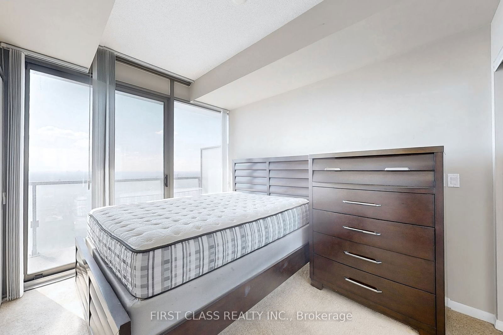 832 Bay St, unit 4102 for rent - image #10