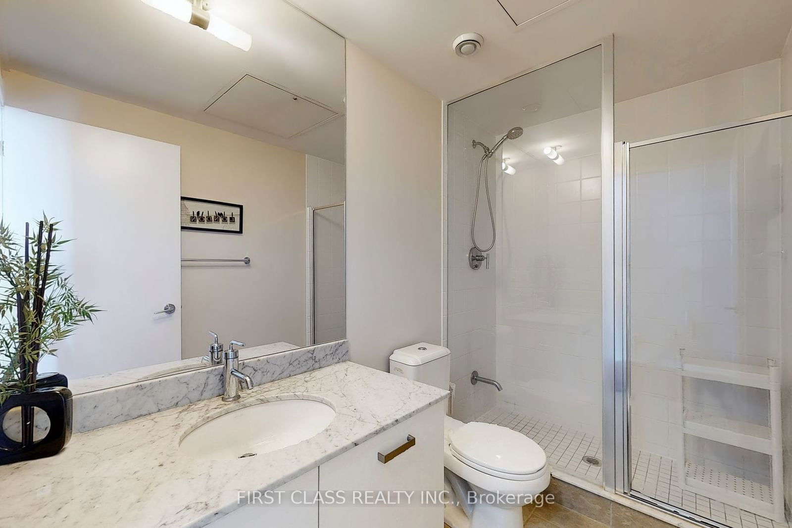 832 Bay St, unit 4102 for rent - image #17