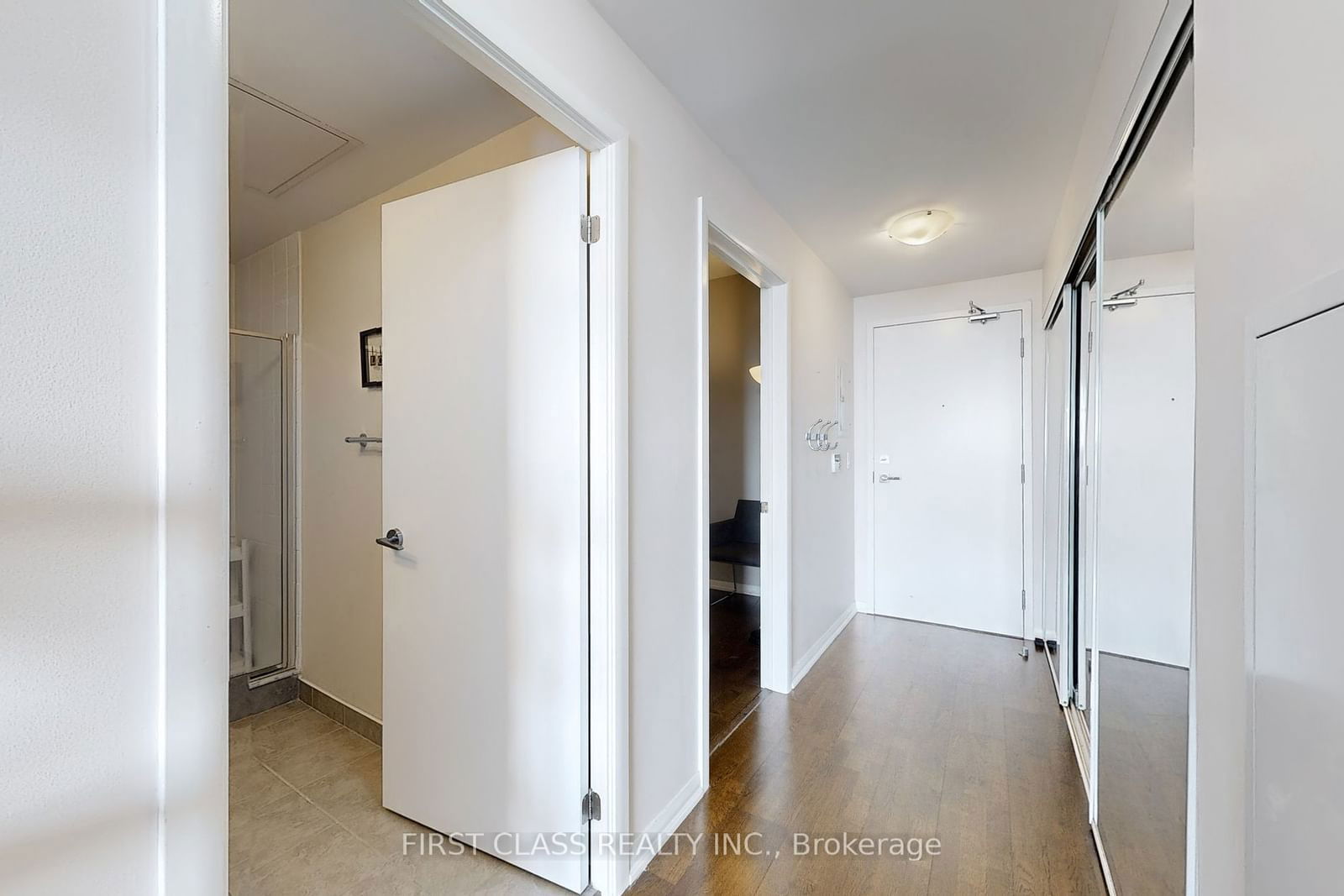 832 Bay St, unit 4102 for rent - image #18