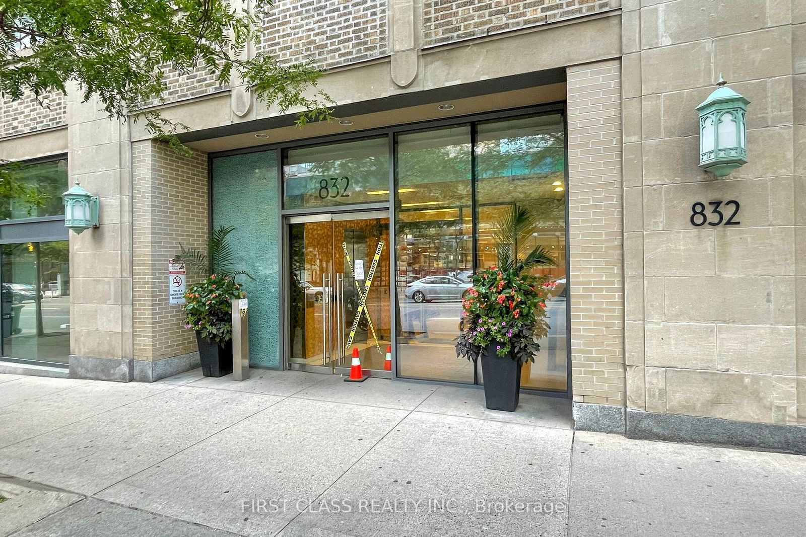 832 Bay St, unit 4102 for rent - image #3