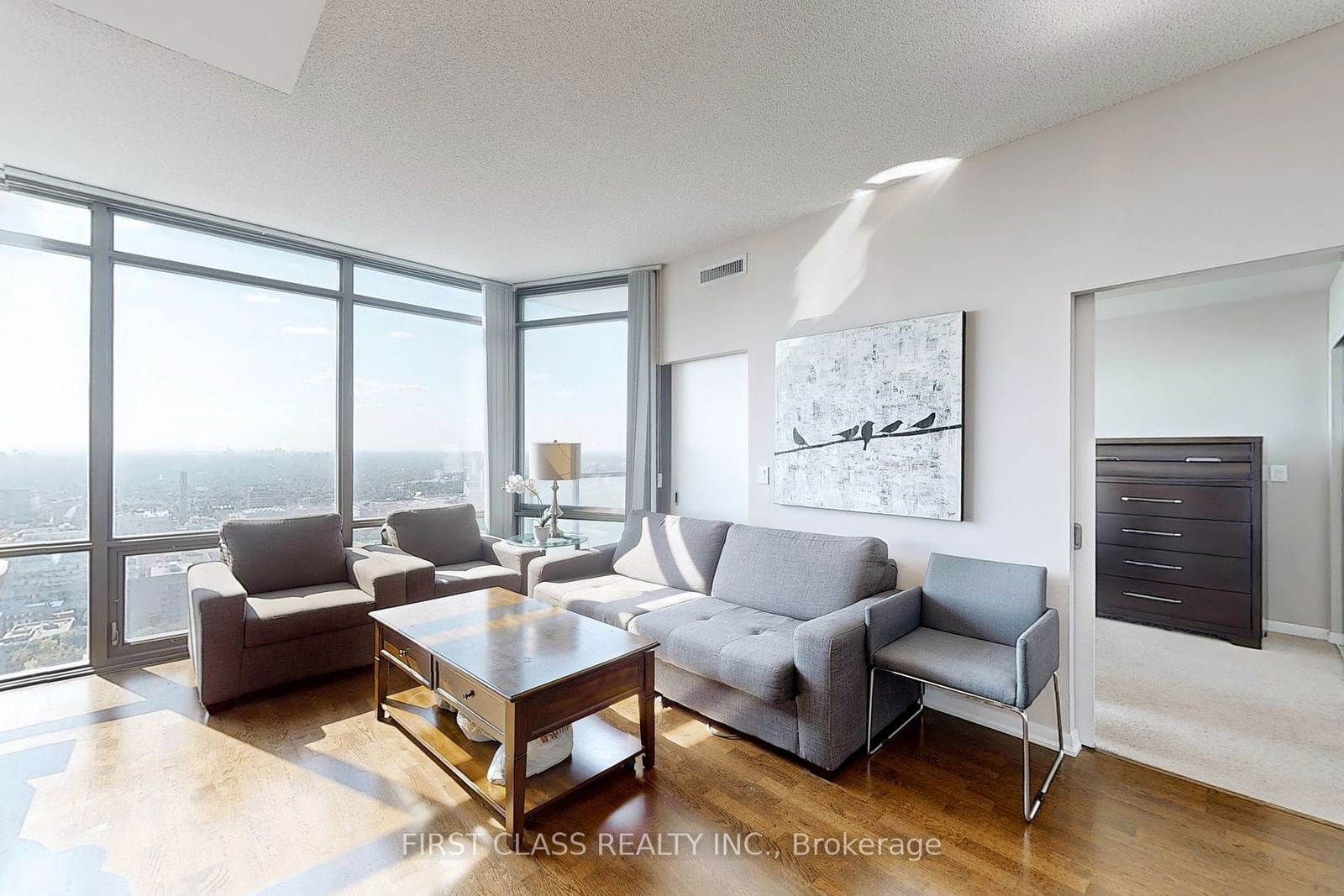 832 Bay St, unit 4102 for rent - image #5