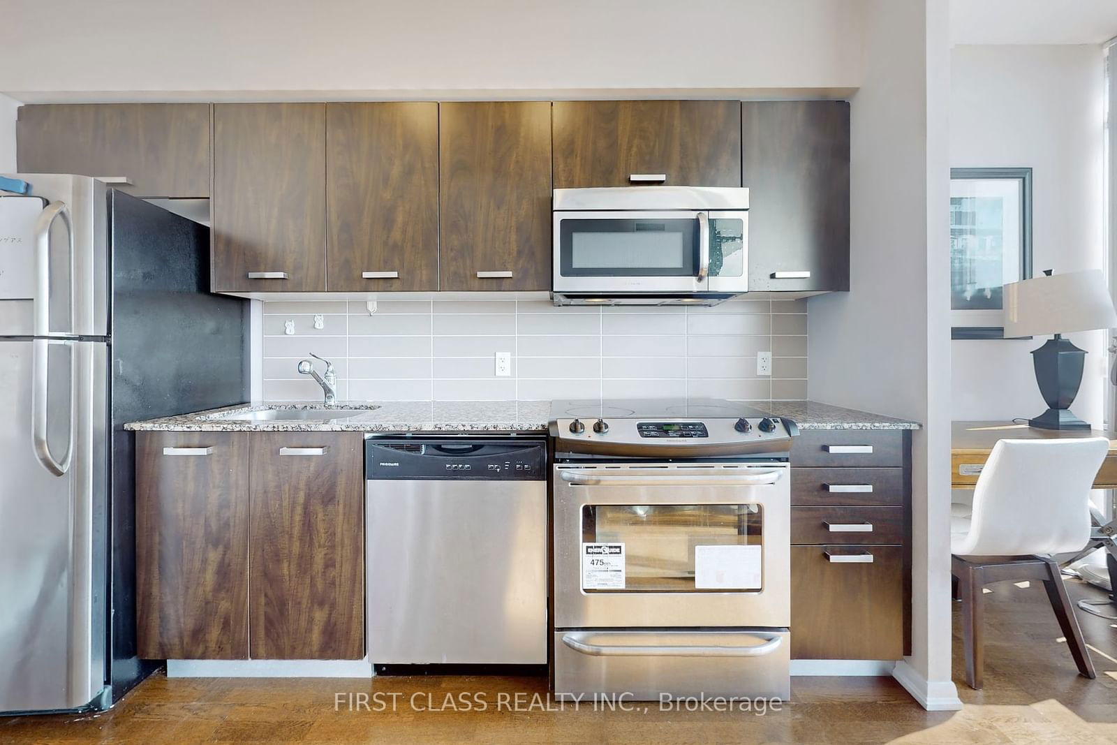 832 Bay St, unit 4102 for rent - image #8