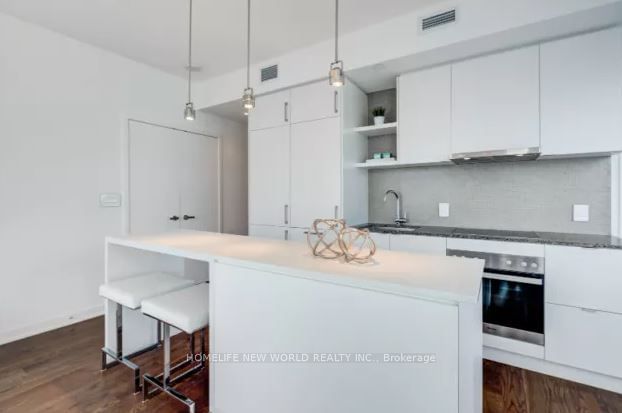 100 Harbour St, unit 5707 for rent - image #3