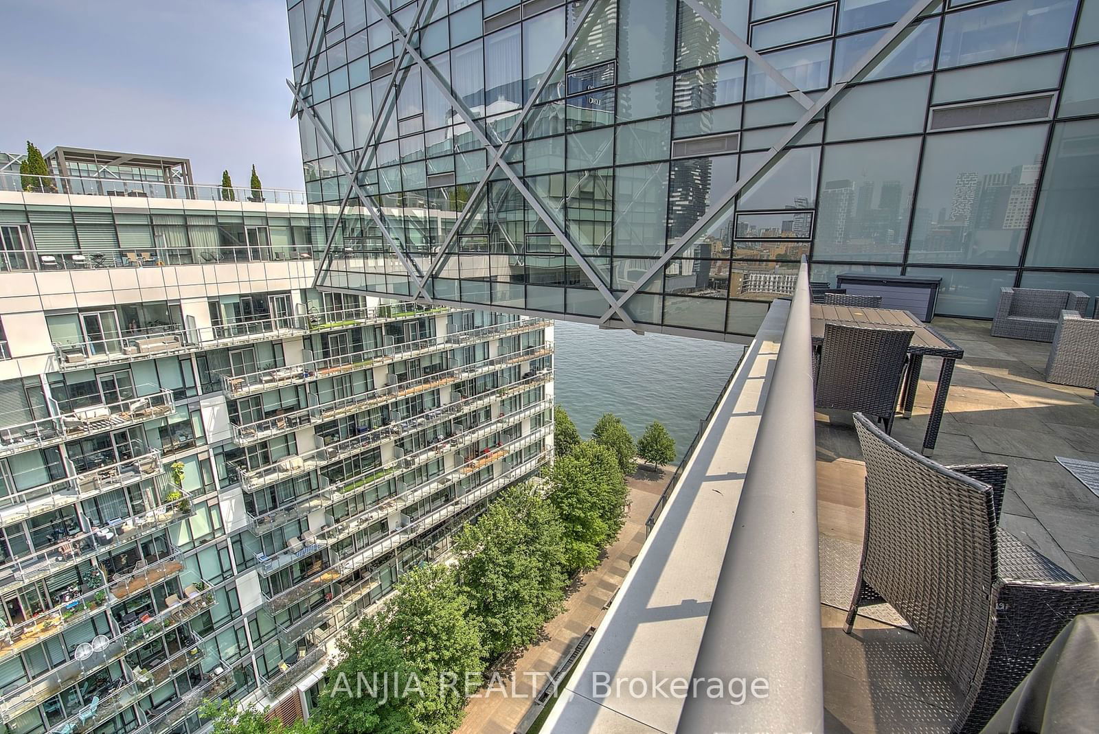 29 Queens Quay E, unit ph1209 for rent - image #6