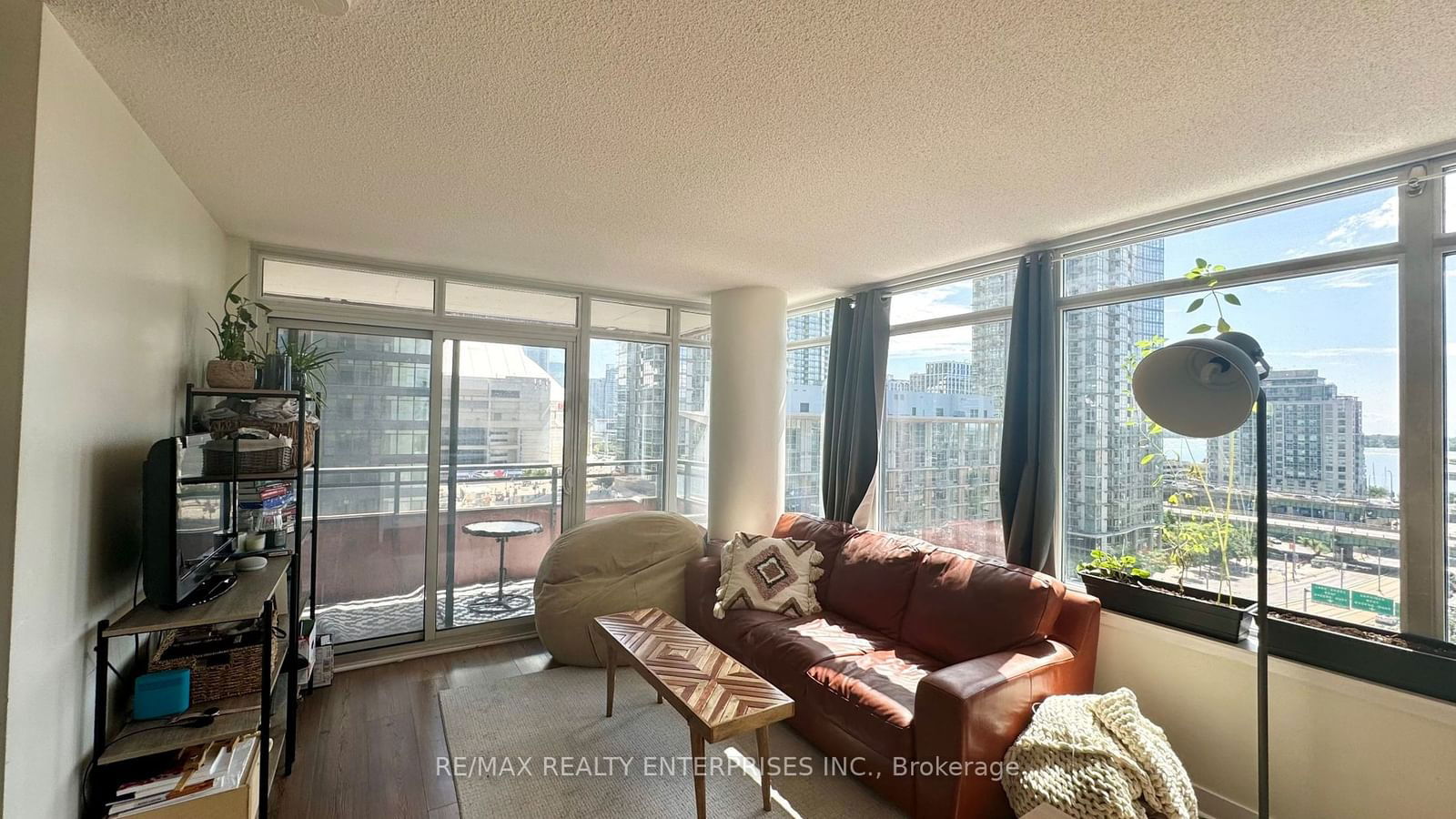 4K Spadina Ave, unit 819 for rent - image #13