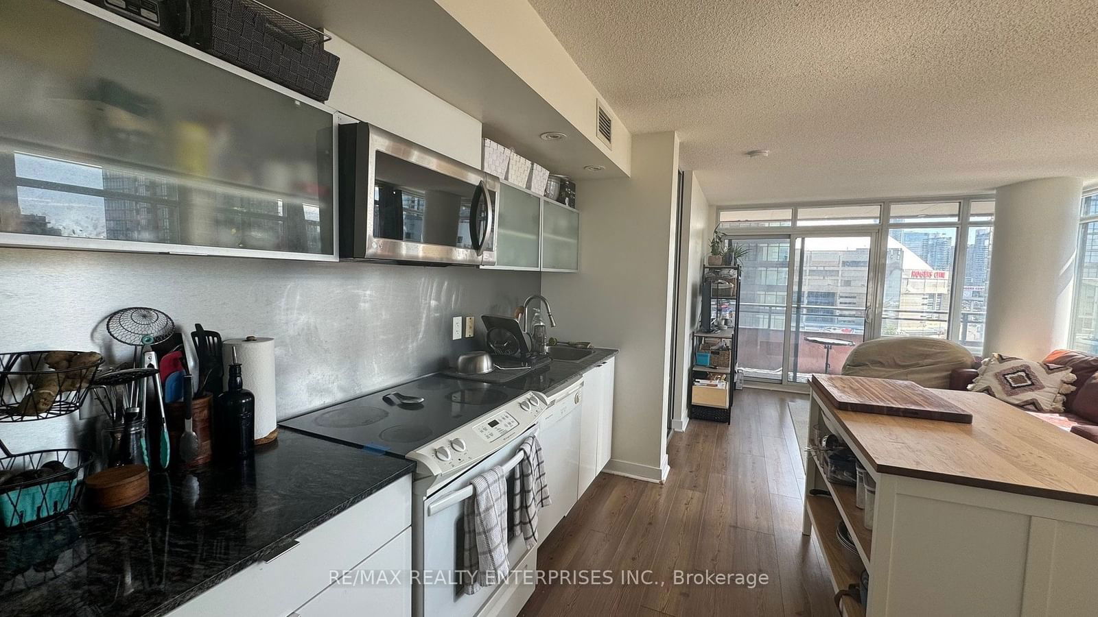 4K Spadina Ave, unit 819 for rent