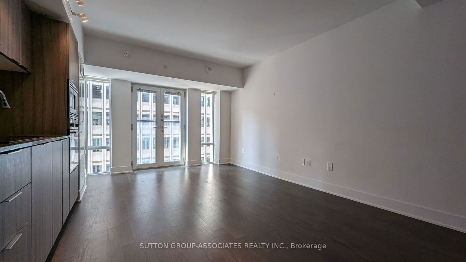 955 Bay St, unit 815 for rent - image #3