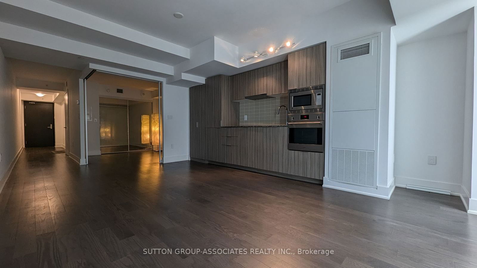 955 Bay St, unit 815 for rent - image #5